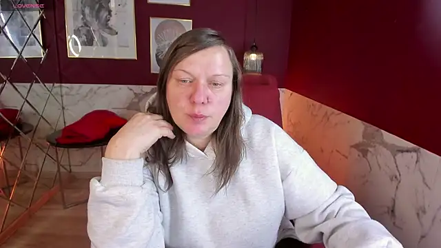 Snapshot of KellyPerfection chatting on 05.14.26 KellyPerfection online show from 05.14.26