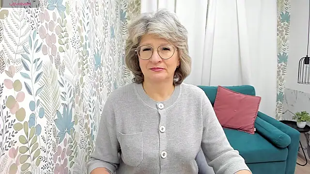 Snapshot of EvelynJoyful chatting on 12.09.24 EvelynJoyful online show from 12.09.24