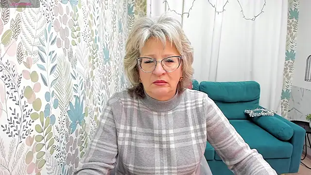 Snapshot of EvelynJoyful chatting on 01.06.25 EvelynJoyful online show from 01.06.25