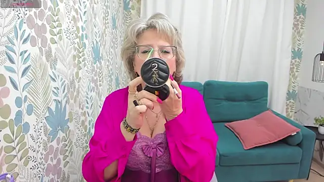 Snapshot of EvelynJoyful chatting on 03.13.25 EvelynJoyful online show from 03.13.25