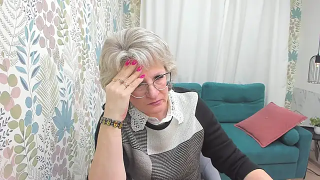 Snapshot of EvelynJoyful chatting on 03.14.25 EvelynJoyful online show from 03.14.25