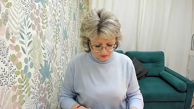 EvelynJoyful online show from 12.05.25