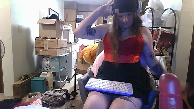 Snapshot of CaasiDeflower chatting on 08.08.26 CaasiDeflower online show from 08.08.26