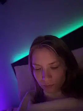 Snapshot of AnastasiaAniess chatting on 01.04.25 AnastasiaAniess online show from 01.04.25