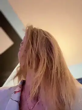 Snapshot of AnastasiaAniess chatting on 02.22.25 AnastasiaAniess online show from 02.22.25