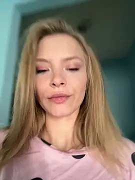 Snapshot of AnastasiaAniess chatting on 02.24.25 AnastasiaAniess online show from 02.24.25