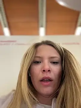 Snapshot of AnastasiaAniess chatting on 03.21.25 AnastasiaAniess online show from 03.21.25