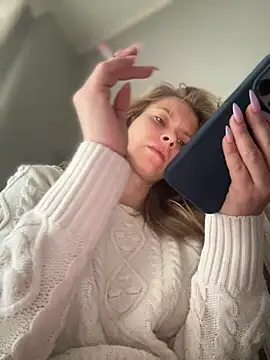 Snapshot of AnastasiaAniess chatting on 03.22.25 AnastasiaAniess online show from 03.22.25