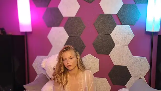 Snapshot of AnastasiaAniess chatting on 10.25.25 AnastasiaAniess online show from 10.25.25