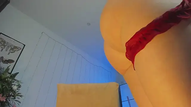 Snapshot of LilianKroft chatting on 01.03.25 LilianKroft online show from 01.03.25