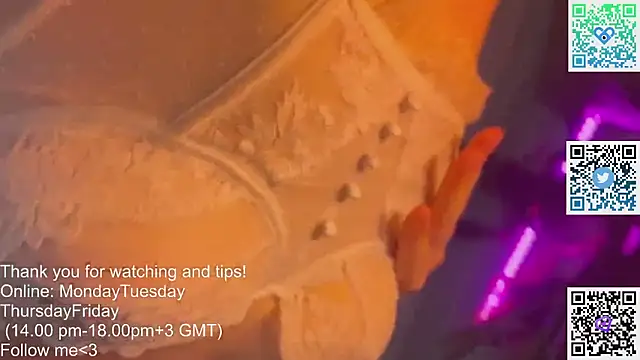 Snapshot of LilianKroft chatting on 02.14.25 LilianKroft online show from 02.14.25