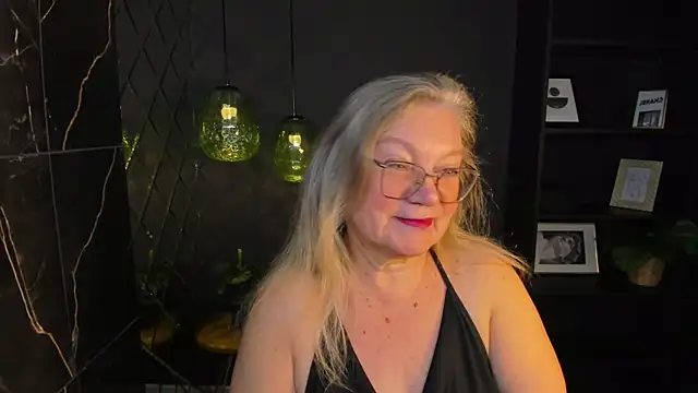 Snapshot of NataliMellow chatting on 11.02.25 NataliMellow online show from 11.02.25