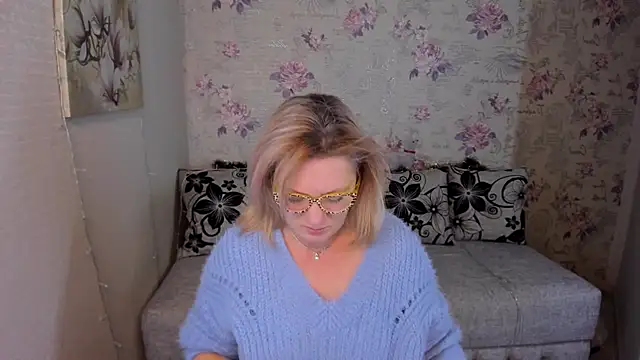 Snapshot of LeaPure chatting on 12.30.24 LeaPure online show from 12.30.24