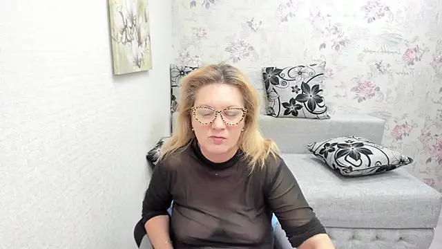 Snapshot of LeaPure chatting on 01.21.25 LeaPure online show from 01.21.25