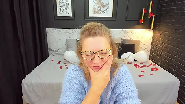 Snapshot of LeaPure chatting on 02.15.25 LeaPure online show from 02.15.25