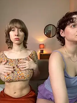 Snapshot of Jitoon_Exe chatting on 11.02.25 Jitoon Exe online show from 11.02.25