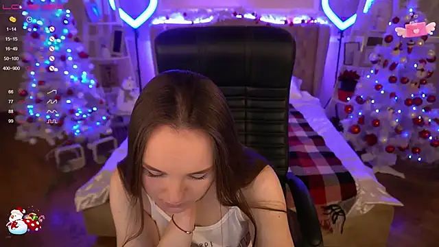FoxyShy online show from 12.19.24