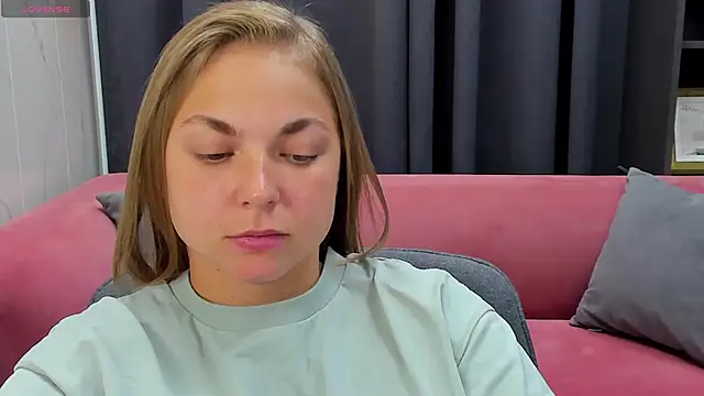 Snapshot of TataArdent chatting on 10.22.25 TataArdent online show from 10.22.25