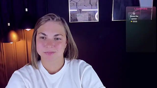 Snapshot of TataArdent chatting on 10.28.25 TataArdent online show from 10.28.25