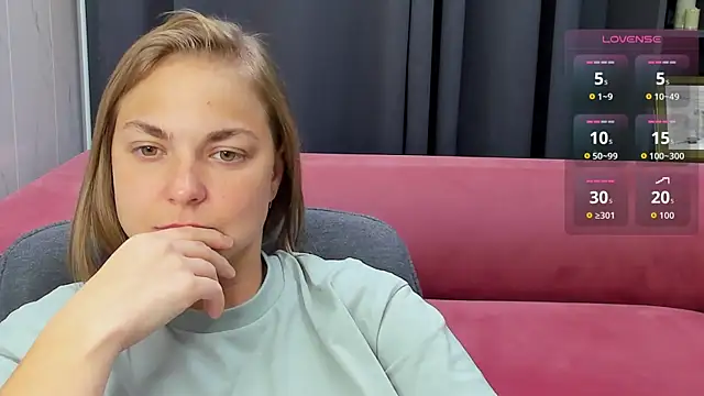 Snapshot of TataArdent chatting on 10.30.25 TataArdent online show from 10.30.25