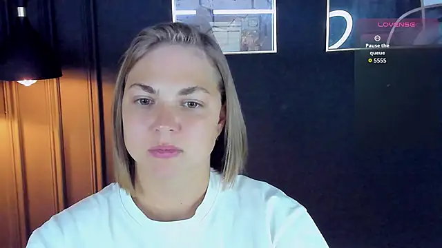 Snapshot of TataArdent chatting on 11.03.25 TataArdent online show from 11.03.25