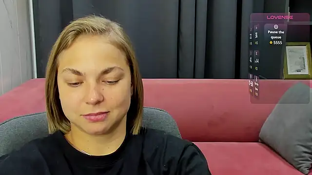 Snapshot of TataArdent chatting on 11.11.25 TataArdent online show from 11.11.25