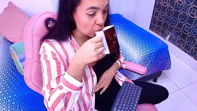 Snapshot of sarakaisy chatting on 03.03.25 sarakaisy online show from 03.03.25