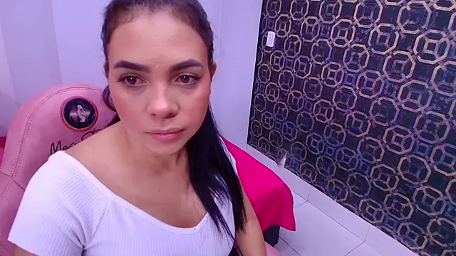 Snapshot of sarakaisy chatting on 03.05.25 sarakaisy online show from 03.05.25