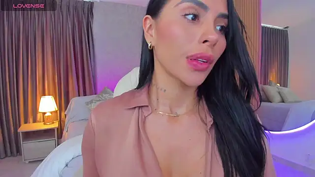 Snapshot of Sarah_Stone_ chatting on 10.02.25 Sarah Stone online show from 10.02.25