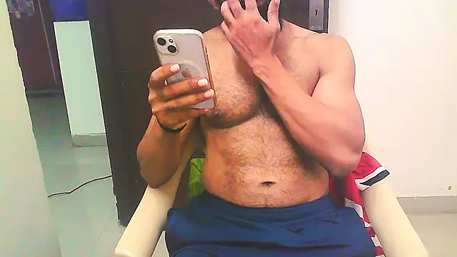 Snapshot of Vbestshow chatting on 10.13.25 Vbestshow online show from 10.13.25