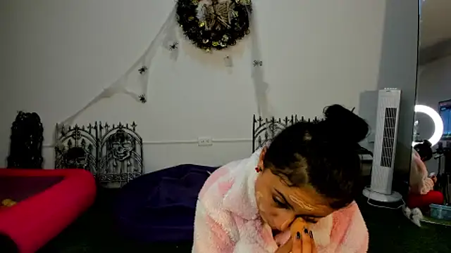 AbbyTaylorr online show from 10.01.25