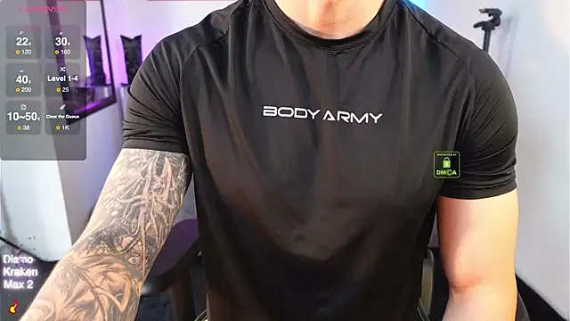 Snapshot of knimh chatting on 09.30.25 knimh online show from 09.30.25