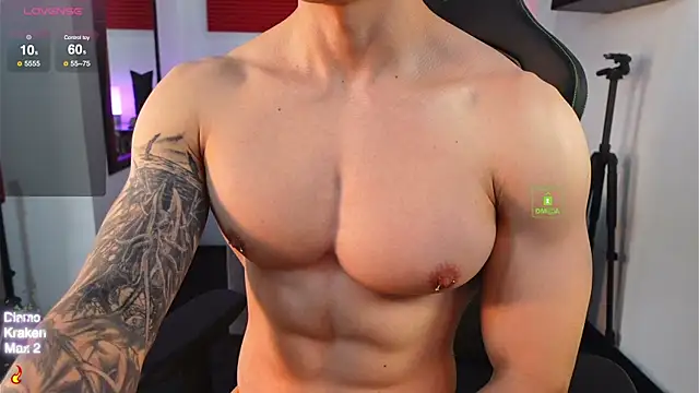 Snapshot of knimh chatting on 10.19.25 knimh online show from 10.19.25