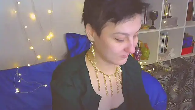 Snapshot of MartaBounty chatting on 12.15.24 MartaBounty online show from 12.15.24