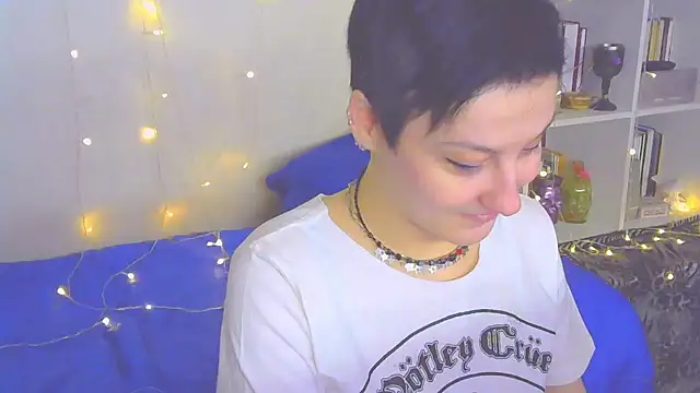 Snapshot of MartaBounty chatting on 12.31.24 MartaBounty online show from 12.31.24