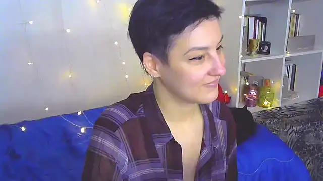 Snapshot of MartaBounty chatting on 02.16.25 MartaBounty online show from 02.16.25