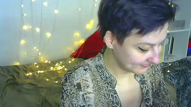 Snapshot of MartaBounty chatting on 02.25.25 MartaBounty online show from 02.25.25