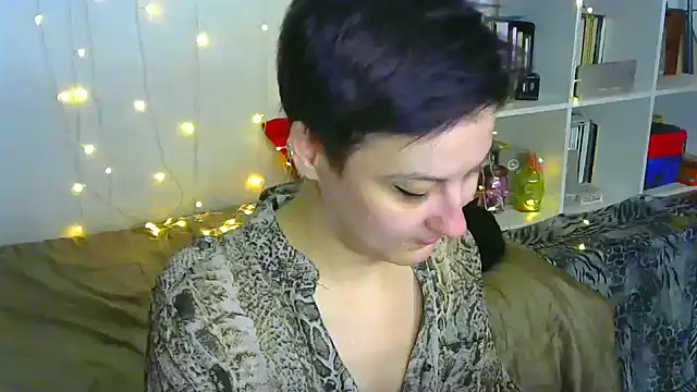 Snapshot of MartaBounty chatting on 02.25.25 MartaBounty online show from 02.25.25