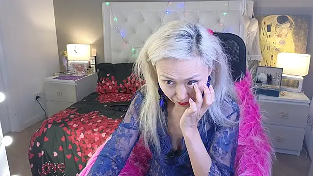 RoxalanaStar online show from 02.25.26