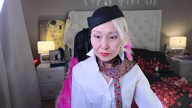 RoxalanaStar online show from 03.29.26