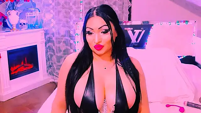 Snapshot of AmyraSunris chatting on 10.28.25 AmyraSunris online show from 10.28.25