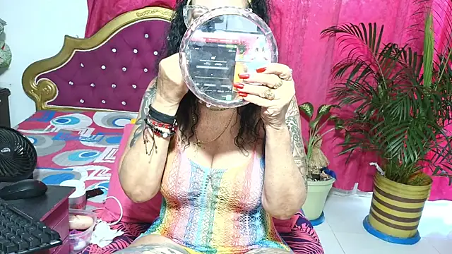 Snapshot of big_boobsmature chatting on 11.07.25 big boobsmature online show from 11.07.25