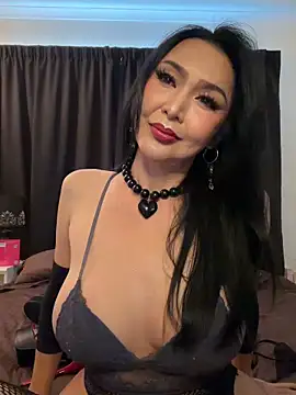 Snapshot of Cum2Thailandx chatting on 10.26.25 Cum2Thailandx online show from 10.26.25
