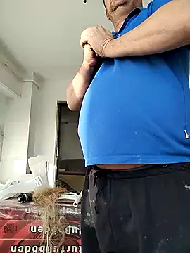 Snapshot of sarpe4 chatting on 10.29.25 sarpe4 online show from 10.29.25