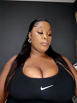 SWEETDOLLY29XX online show from 11.04.25