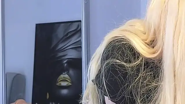 JuliaJuliette online show from 11.10.25