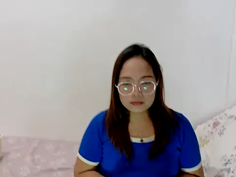 Snapshot of BURBERRY69 chatting on 05.15.26 BURBERRY69 online show from 05.15.26