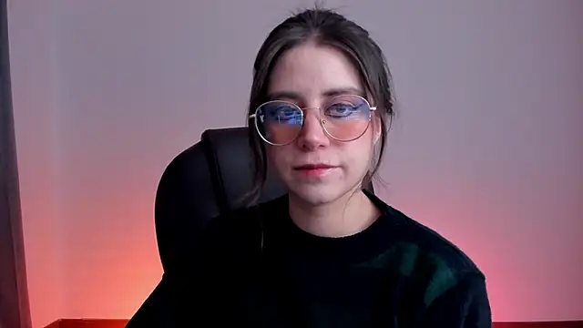 HazelKush online show from 11.18.25