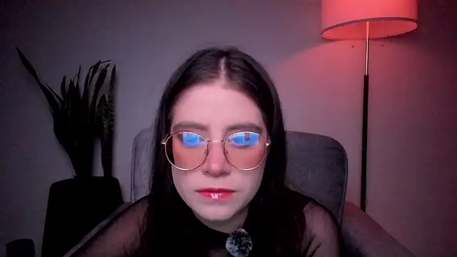 Snapshot of HazelKush chatting on 03.12.26 HazelKush online show from 03.12.26