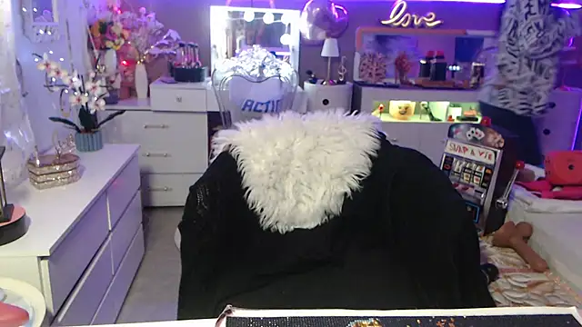 misscectito13 online show from 02.25.25